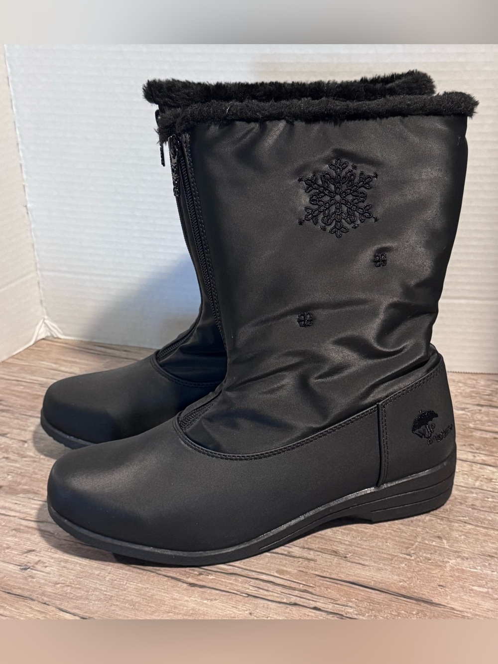 Weather Protection by Totes Black Faux Winter Boots Women’s Size 10